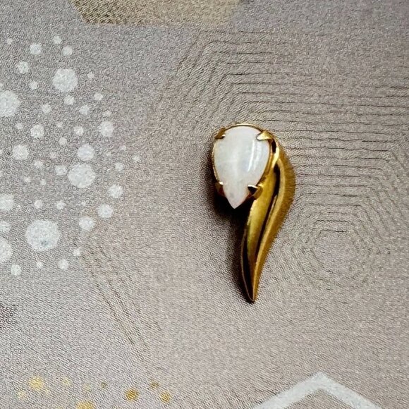 Estate 14K Yellow Gold Opal Pierced 1/2 Inch Stud Earrings - Picture 2 of 4